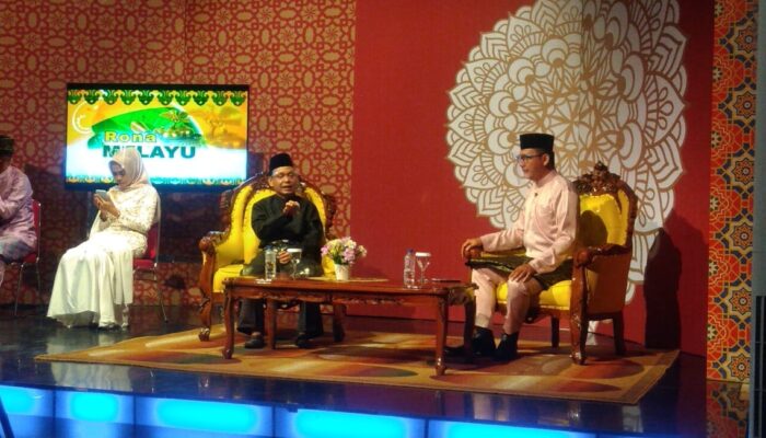 Profil Derichard H. Putra, Penulis Buku Budaya Melayu Riau